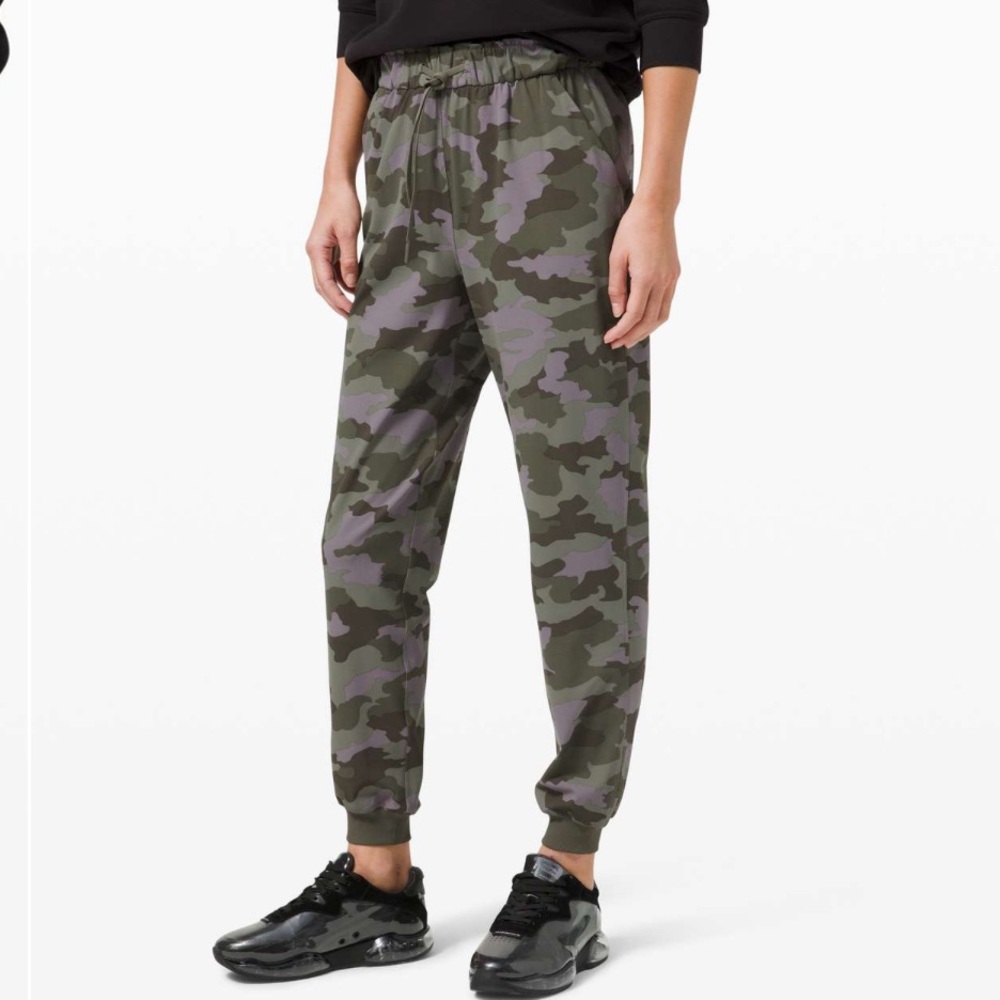 Lululemon Stretch High-Rise Jogger